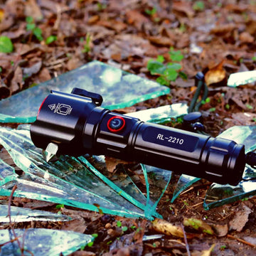 Multi-Functional 1KM Long Range LED Emergency Flashlight with Type-C Power Bank
