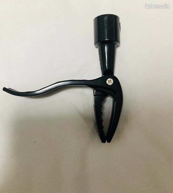 Lever Operated Weed Puller Stand Up Root Remover Nine Claws Garden Tool